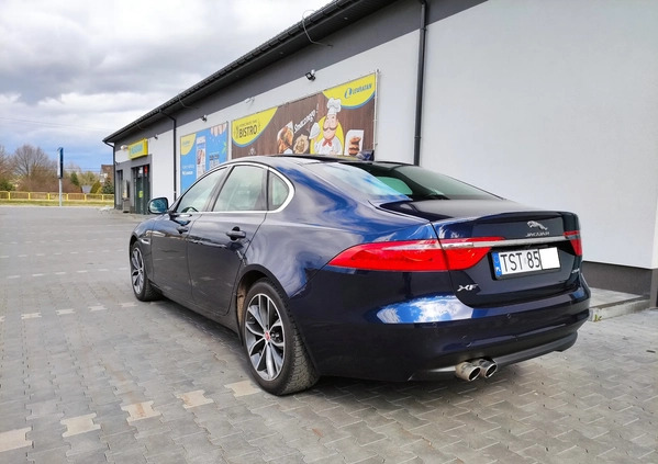 Jaguar XF cena 77900 przebieg: 170000, rok produkcji 2018 z Starachowice małe 211